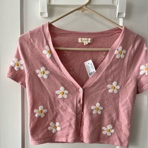 LA hearts pink Daisy shrug, size Medium.  Brand new with tags